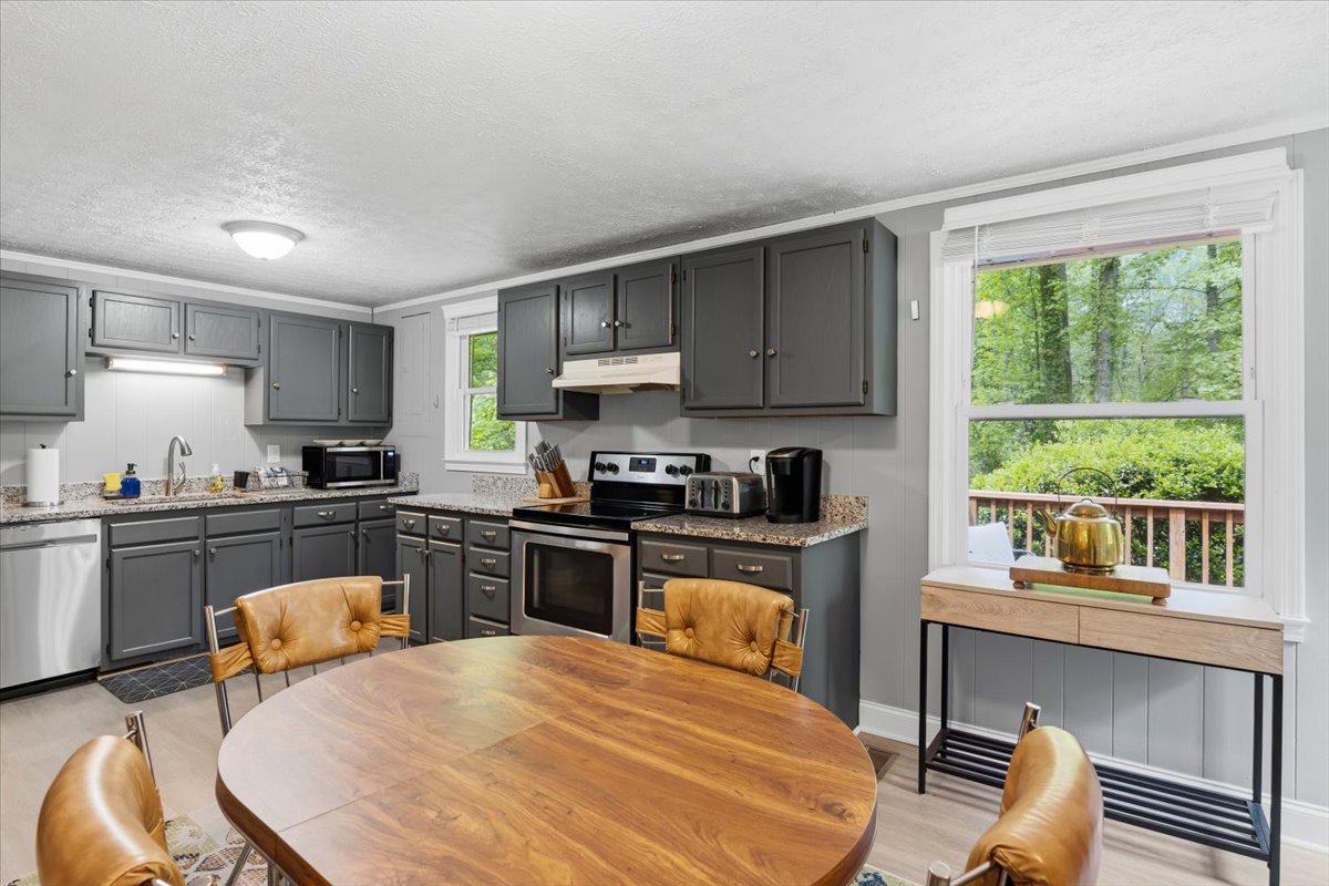 Mountain Song Manor — view 7